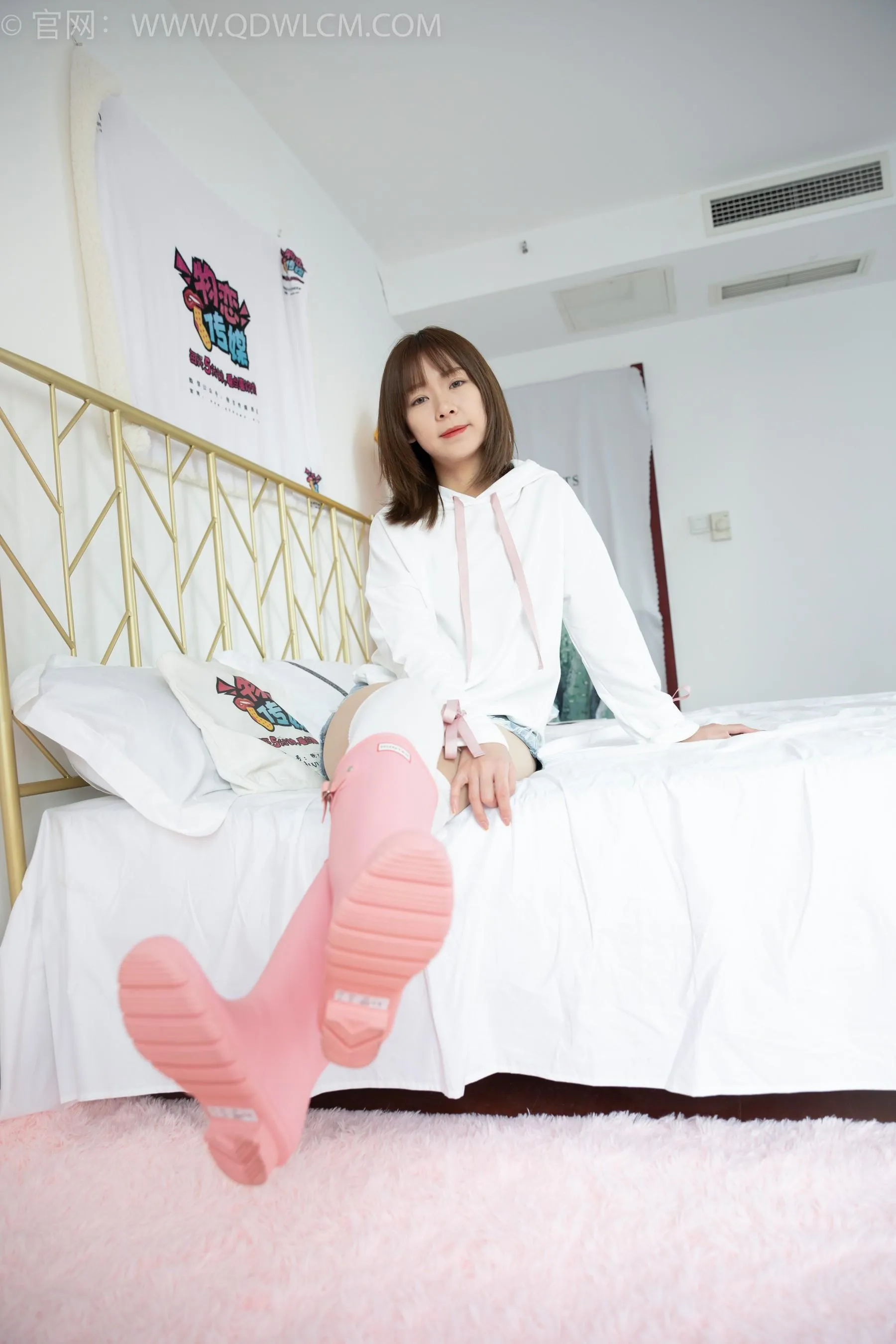物恋传媒 NO.1509 婷婷-黑色的花 [162P]插图1